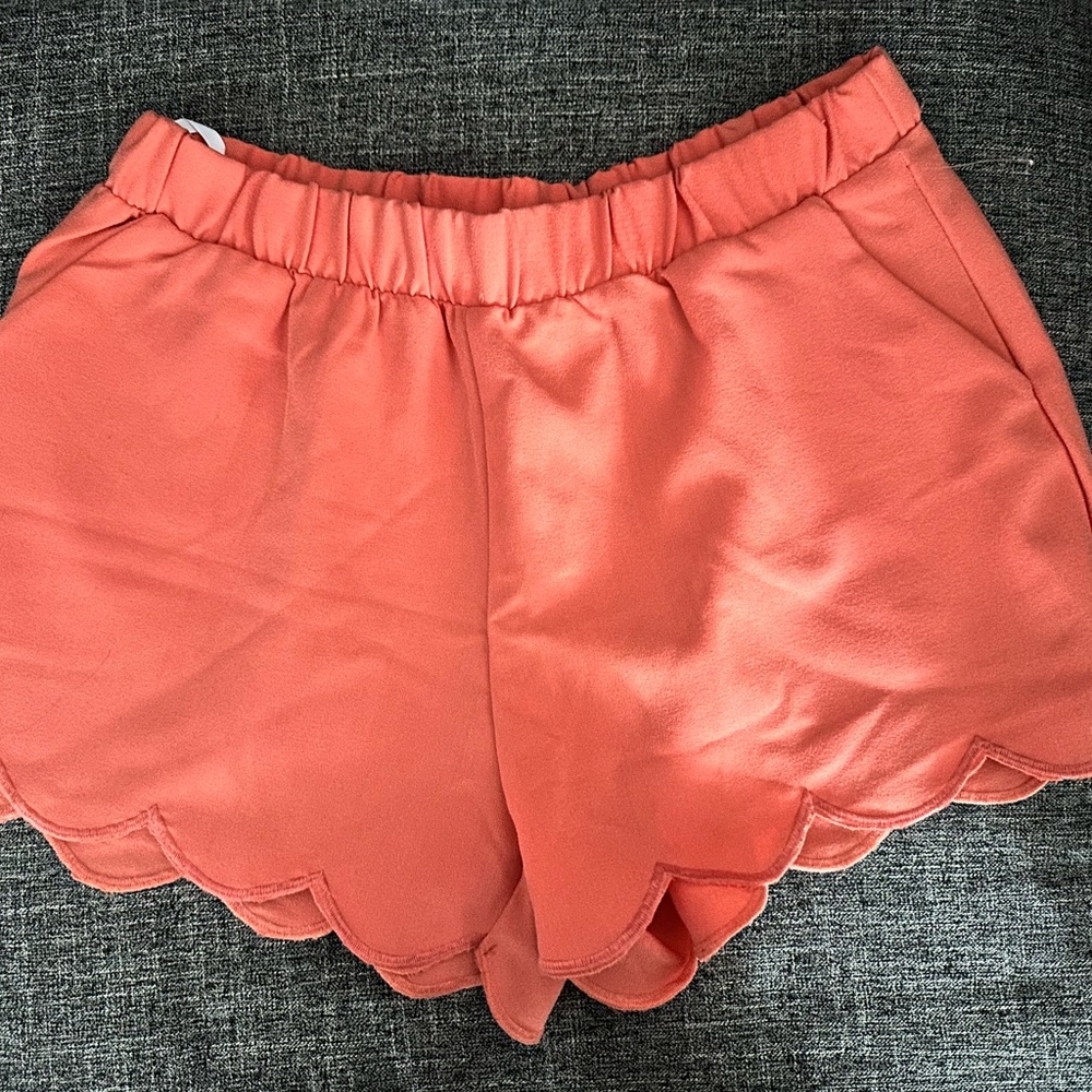 Coral Scalloped Hem Women's Shorts